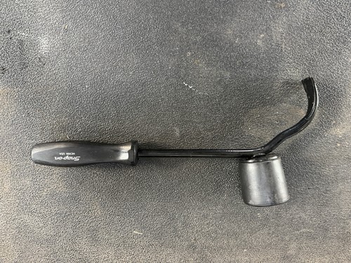 Snap wheel cover puller - on,